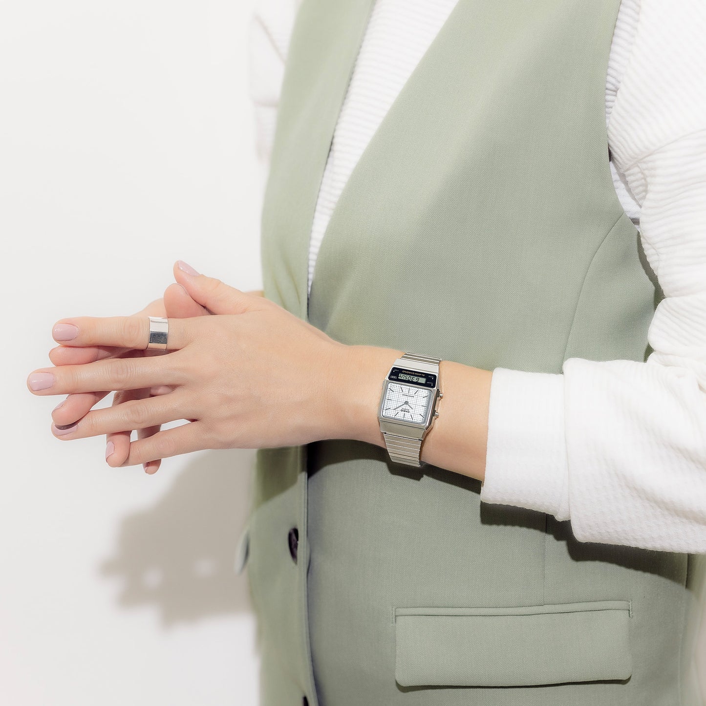 CASIO VINTAGE WATCH AQ800E-7A