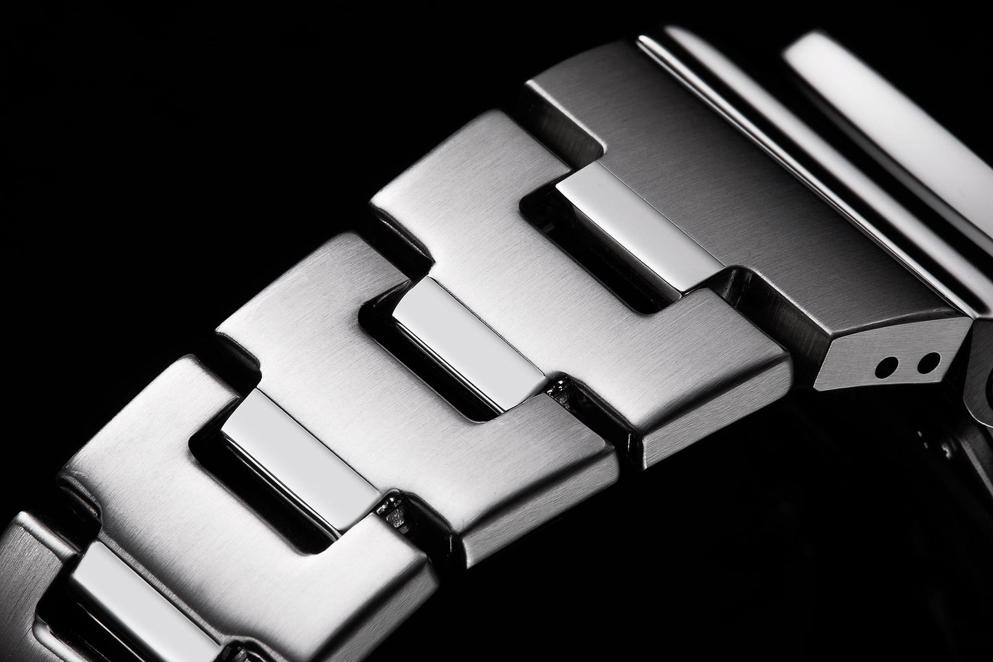 CASIO G-SHOCK G-STEEL Silver Dial 2100 Series GM-2110D-7A GM2110D-7A