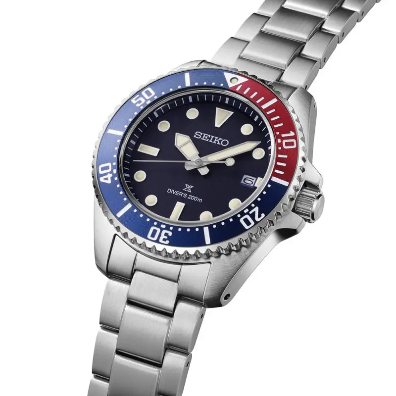 Seiko Prospex Solar Diver’s in Blue-Red-Blue SNE595 SNE595P1