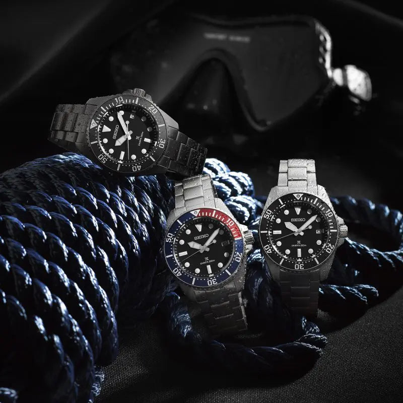 Seiko Prospex Solar Diver’s in Blue-Red-Blue SNE595 SNE595P1