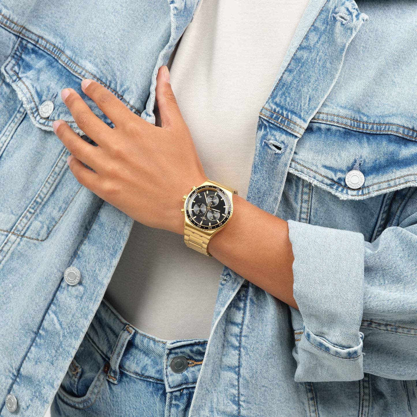 SWATCH YVG418G IN THE BLACK
