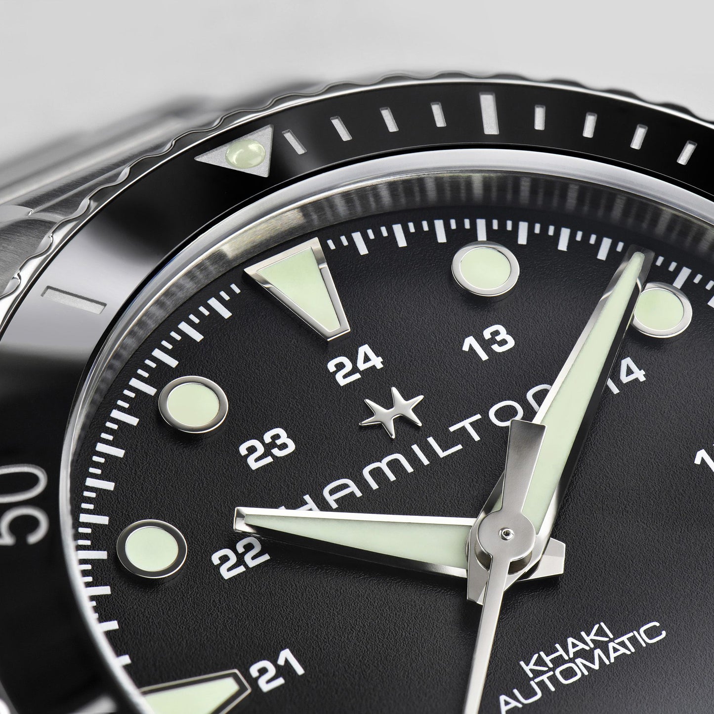 Hamilton Khaki Navy Scuba Auto Automatic 43mm H82515130