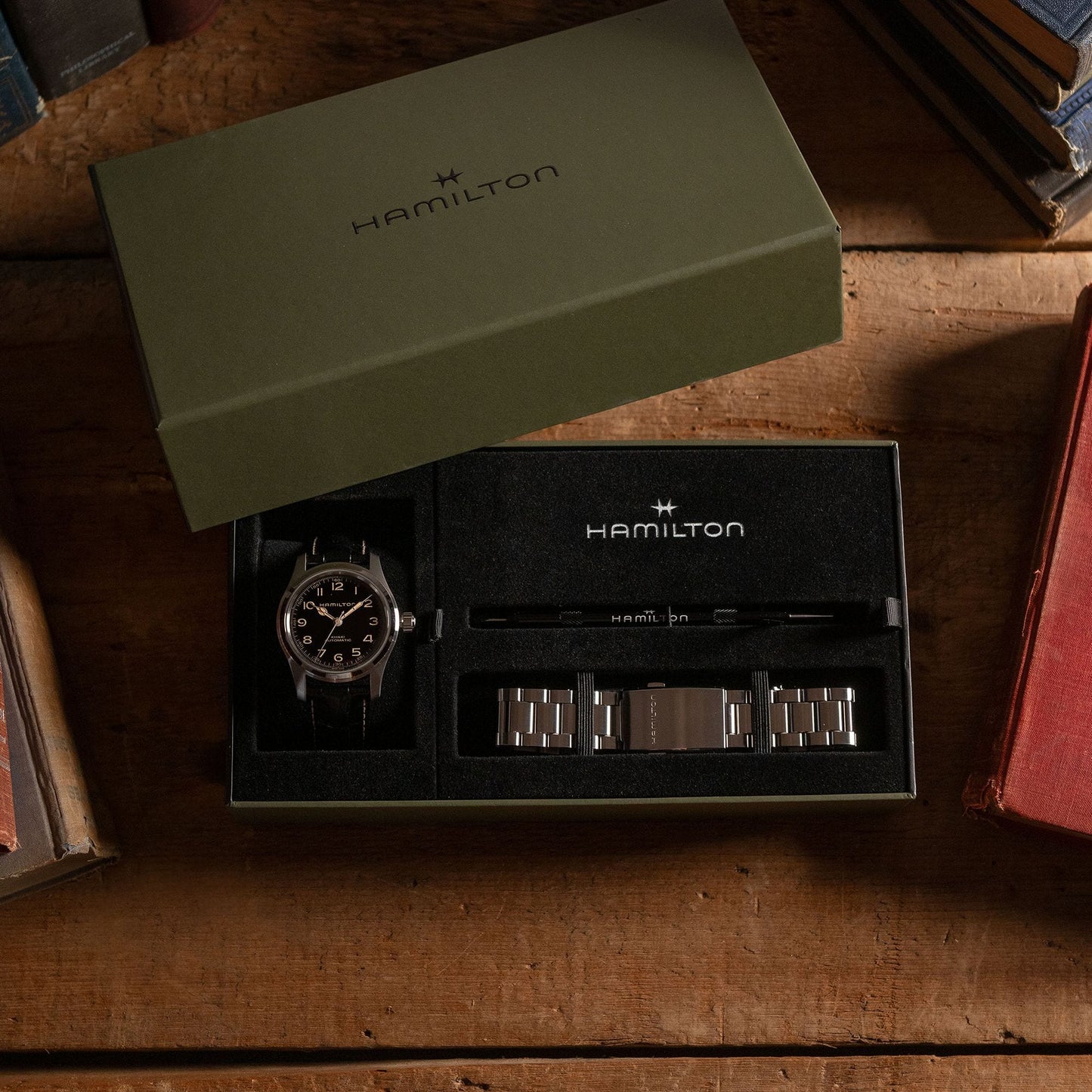 Hamilton Khaki Field Murph Auto 42mm Bracelet Bundle H70605732